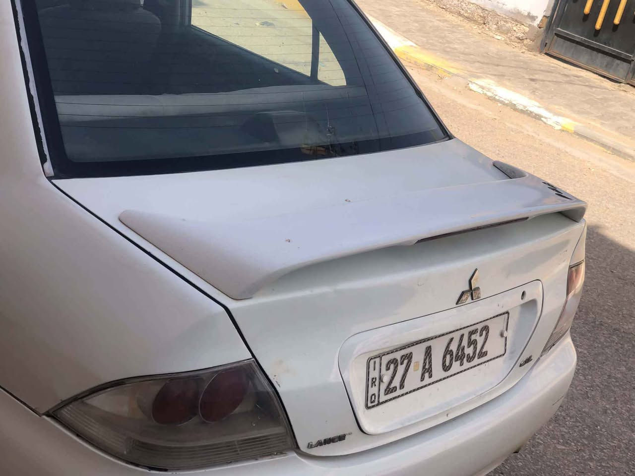 مسيوبيشي.  لانسر.  2007 كير ومكينه نضيفات.  حداديه 70%%  تبريد ثلج ارقام جديده وسنويه 2030 جديده . راعيها ديوانيه. تخم تاير جديد. السياره خير من الله كلش نضيفه ومرتبه وحلووه. ضربتهاا جاملغ وشوي من البنيد جهه السايق.  وبيها كم قطعه صبغ ابيع مصبوغه حزام.  سعرها 58 وبيها مجال جدا بسيط.   *********** Singapore
