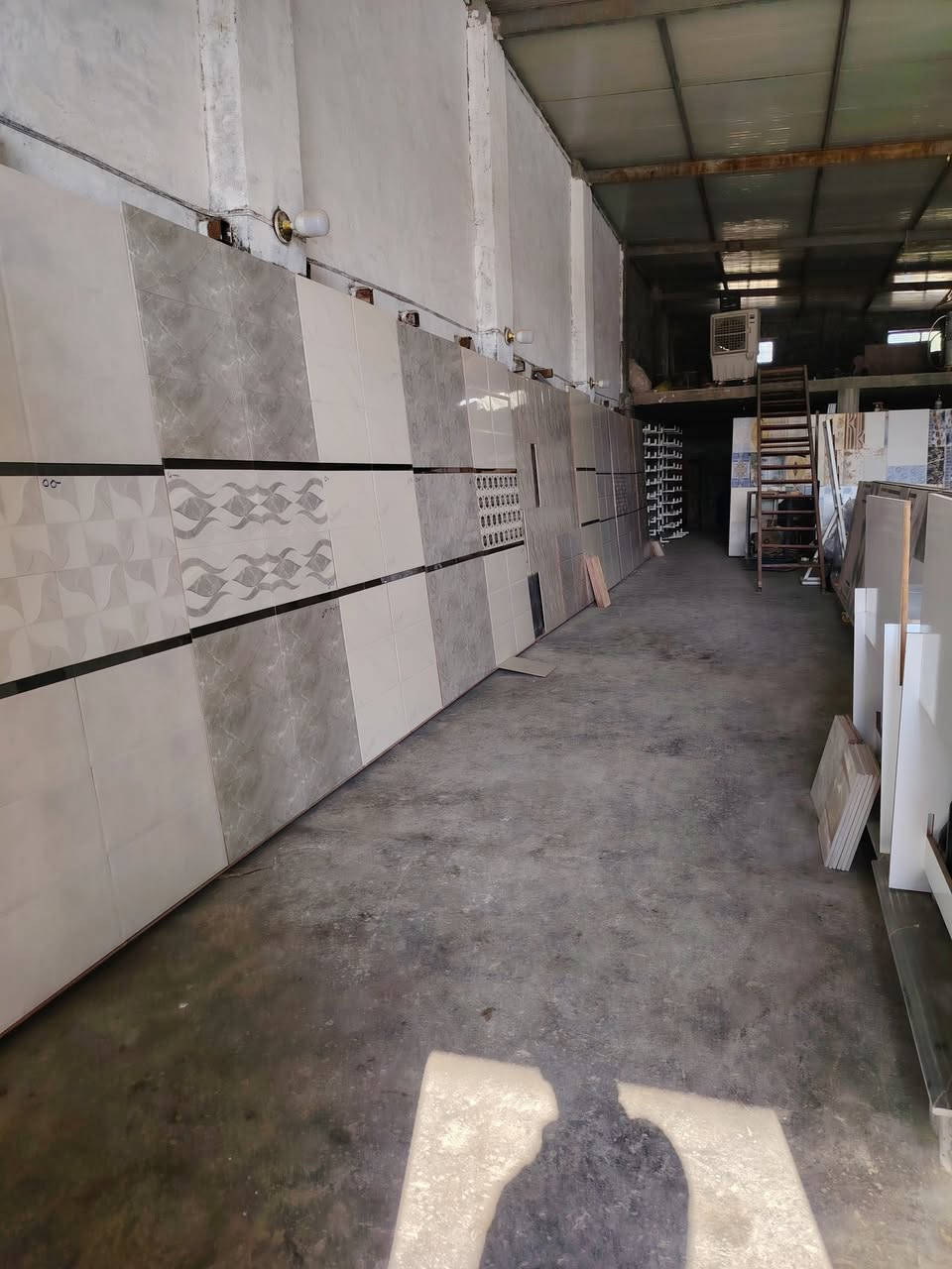 السلام عليكم موقع سيراميك للبيع مع رافعه شوكيه نوع كتر حركتين جب عالي مع عوارض كامله
عنوان/بغداد/ ابو غريب /ابو منيصير قرب شركه ببسي بغداد
الاستفسار اتصال عله رقم ***********
*********** ابو احمد
