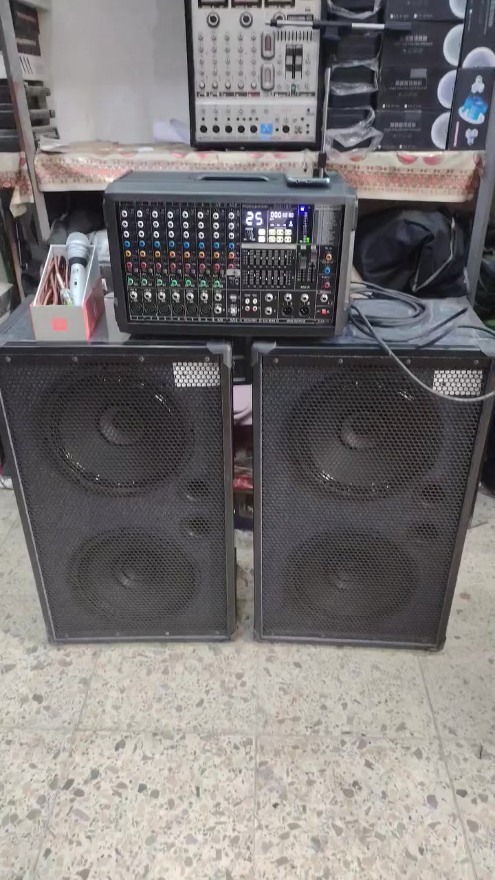 سلام عليكم ورحمة الله وبركاته منضومه صوت كامله مكمله جديد مكسر تابوتي عدد 1 سبيكر ثنائي 12X12 ايكو جنك X تندر عدد 2 مايك JBL عدد 1 سعر المنضومه 700 الف معرض الزيادي الأجهزة الصوتية العنوان السماوه شارع نخاله رقم الهاتف ***********
