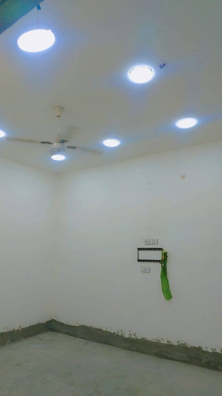 سلام عليكم بيت 100البيع بحي الكوفه قرب دلالية السيد على الشارع العام مربع بنيان درجه اولا بينان 2021 غير متواجد على الفيس السعر 55      ***********
