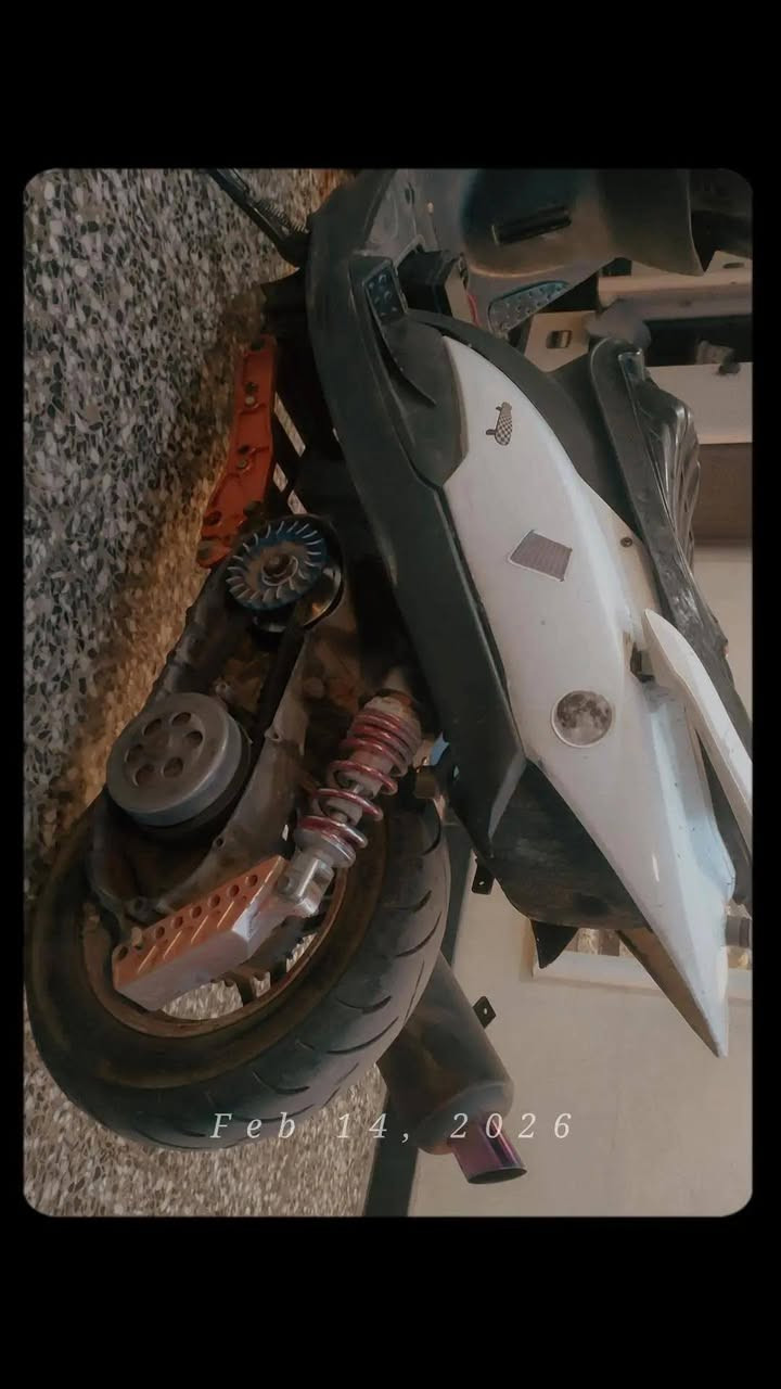 دراجه ماكس عدله ممیزه دراجه متعوب عليها راجعه ٥٠ سانتي و ارتفاعها عن الكاع اربع اصابع دراجه مزوده ٥٥ مکینه مفشوکه روله اصلي مال تفصيخ صالصنه رياضي شيال رياضي اصلي وياله نجمه اصلي يدات بريك رياضي اصلي كلجات شعله و معدل رياضي اصلي تاكل الكاع صدر رياضي اصلي كفر ابيض تایرات جدد جلاتين بنز جديد وياها كفر ثاني لون مشمشي سبايدر رياضي ٤ ولفات دراجه حلوه نکره باتري مال 
سكنس للبيع 
مطلوب بيها 450 و بيها مجال للشراي 
مكاني حي الحسين


**إذا كنت صاحب هذا الإعلان وتريد حذفه لأي سبب، رجاءا أرسل رسالة إلى الدعم الفني**