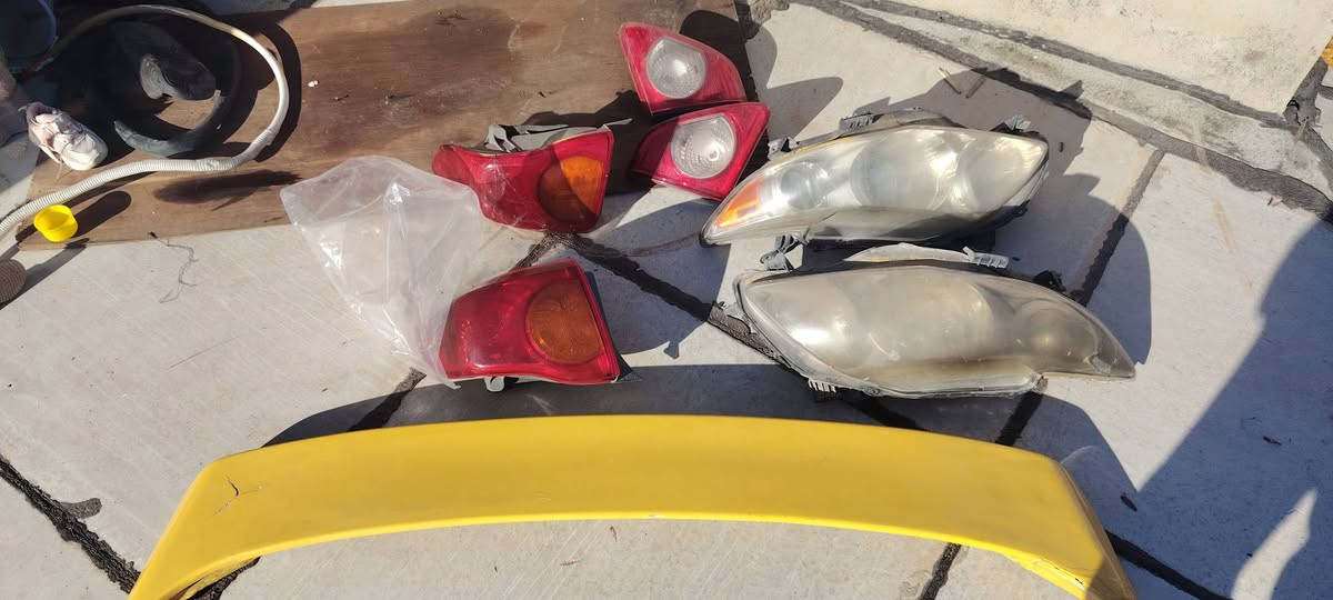 لايد خلفي ولا أمامي +جنح مال كورلا موديل 2009 لبيع رخيص ***********
