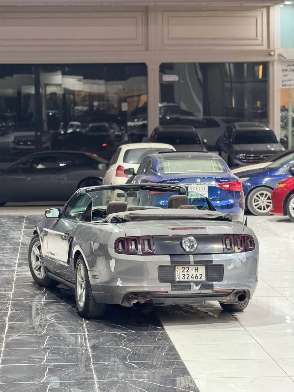 فۆرد مۆستانگ ٢٠١٣
گێر مەکینە نوێ تازەم بەستایە 
رەقەم و  سەنەوی هەموو شتی نوێیە 
تا ٢٠٣١ بەناوی خۆمە 
لەروی مەسروف بەس بۆیاخی دەوێتەوە باقی جاهزە 
لە هەولێرم 
کریاری تێلبکە 
٩١ وەرەقەو مەجالەکی کەم 
***********
*********** أربيل, العراق
