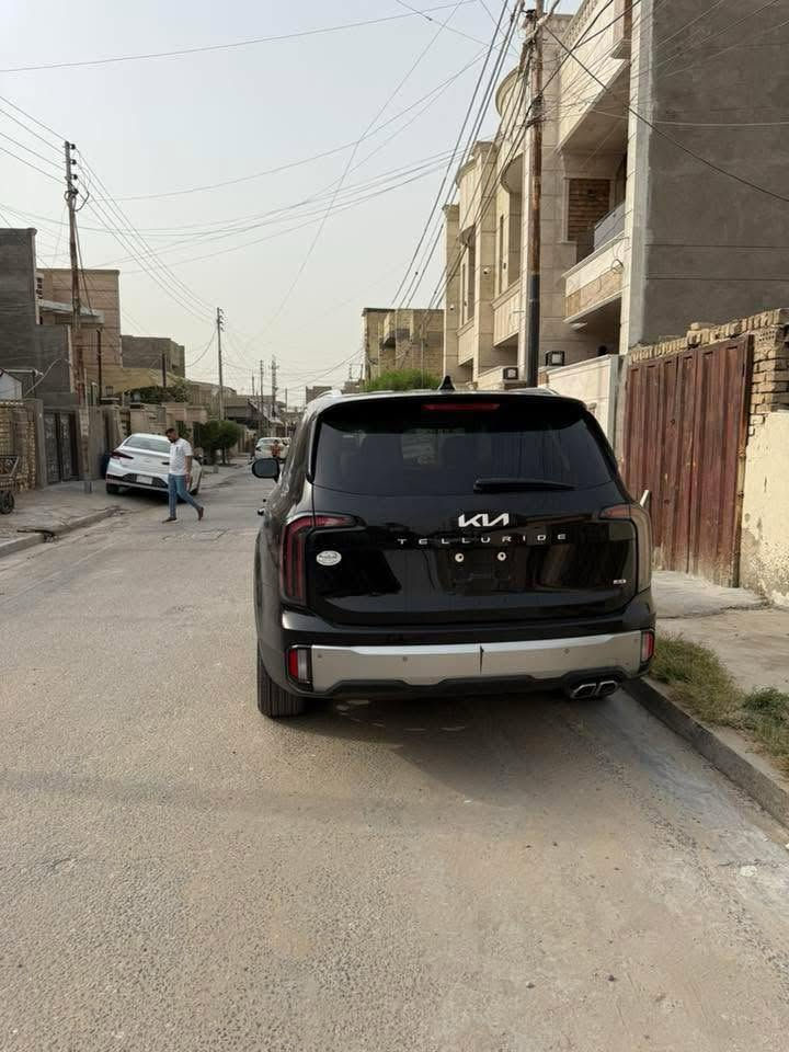 KIA TELLURIDE
كيا توليراد فول مواصفات EX 
برستيج
موديل 2023
رقم بغداد الإنكليزي 
حادثة جاملغ سايق الأمامي فقط وبيه بارد بجاملغ الخلفي
لون اسود 
فتحة سقف 
مري شفط
اشاير بلمري
رادر امامي خلفي 
اربع تحكمات 
كشنات Vip منفصل سبعه راكب 
اربع وضعيات قياده
قبق جنطه كهرباء 
كشنات جلد +كهرباء 
شاحن لاسلكي 
ويل اسود كروم
ماشيه40كم 
سياره نظيفه جداً   
السعر اتصل 
***********متوفر واتساب
