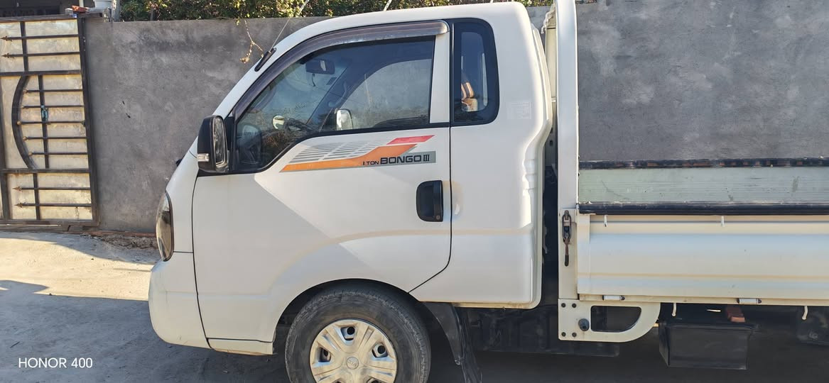 السلام عليكم
كيا حمل للبيع ١٨ مسكر رقم بغداد انكليزي سنويه جديده بسمي تحويل ثاني يوم مكفوله من الكص و التبديل و بيه طخه بسيطه  موضحه بالصوره السعر ١٣٨ و بيه مجال حك الجيه
للاستفسار الاتصال على الرقم
***********
