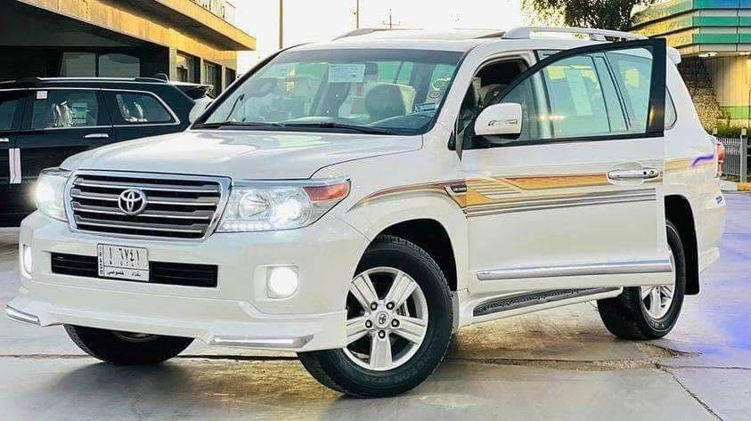 السلام عليكم 
للبيع او مراوس حسب القناعه
لاندكروز  GXR
موديل 9 دعاميات 13
بدون ضرر بدون صبغ 
فول مواصفات 
شاشه بالقماره 
فتحه سلايد 
داخل كريمي
وباقي مواصفات الGXR
سياره نظيفه بدون اي نقوصات
بيه تقشر بالصبغ بداية القماره جان عليه فابلون مده طويله 
السياره جاهزه بدون نقوصات 
رقم بغداد 4 فئات تحويل مباشر
السعر ب280$
مكان السياره الصويره
واي استفسار اني حاضر

***********

***********

( محمد الصعب )
