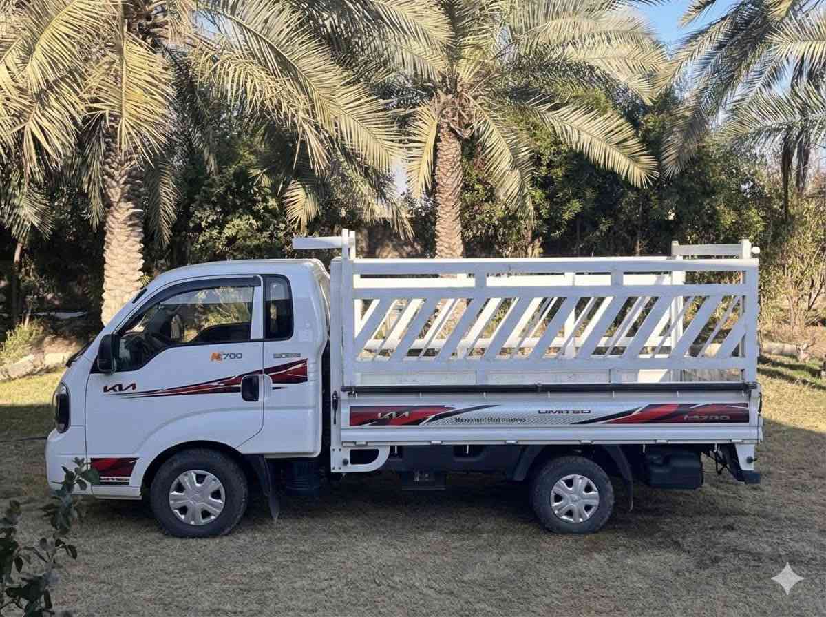 السلام عليكم للبيع كيا بنكو موديل 2025 

عداد 11 الف كيلومتر أخت الجديدة 
 
رقم بغداد المرغوب

محرك 2700 

كير عادي

مقاعد جلد  

شاشة مسجل  اصلية

كامرة خلفية

حساس خلفي

جام كهرباء

تحكمات ستيرن 

سستم الوجه كامل

دوشمة داخلية كشنات وأرضية 

مكان السيارة كربلاء 

مكفولة كفالة عامة 

للأستفسار الاتصال على الأرقام :

 ‭0780 393 9651‬

‭0771 054 7586‬
