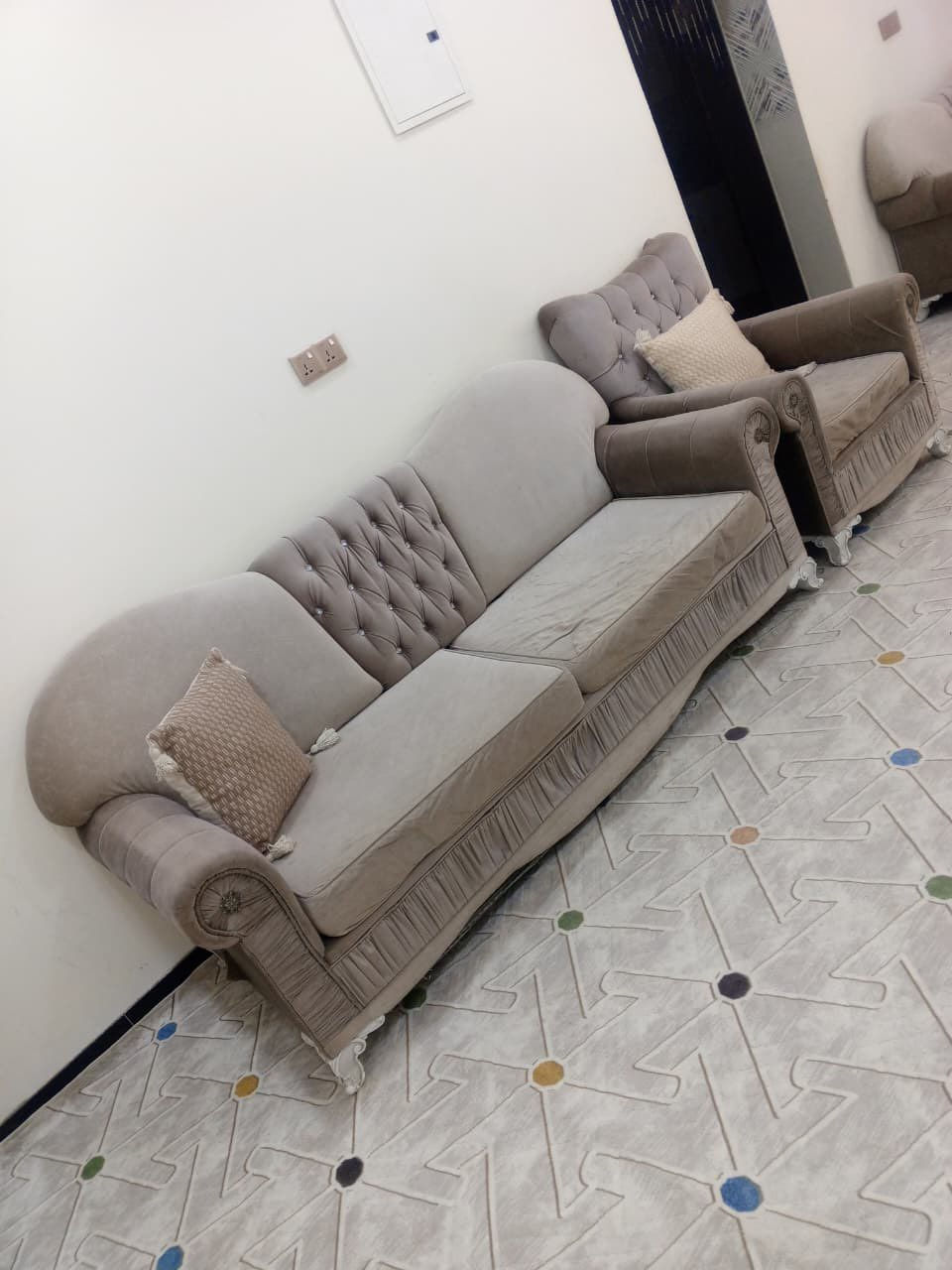 تخم للبيع
عدد المقاعد 10

عددالقطع 5

تخم نضيف كلش واستعمال قليل 

السعر ٢٥٠ 

المكان ناصريه مركز 

واتساب أو اتصال ***********
