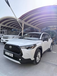 كورلا كروس  موديل 2025  سياره ماشيه 16 الف  مواصفات  داخل مشمشي   رادا...