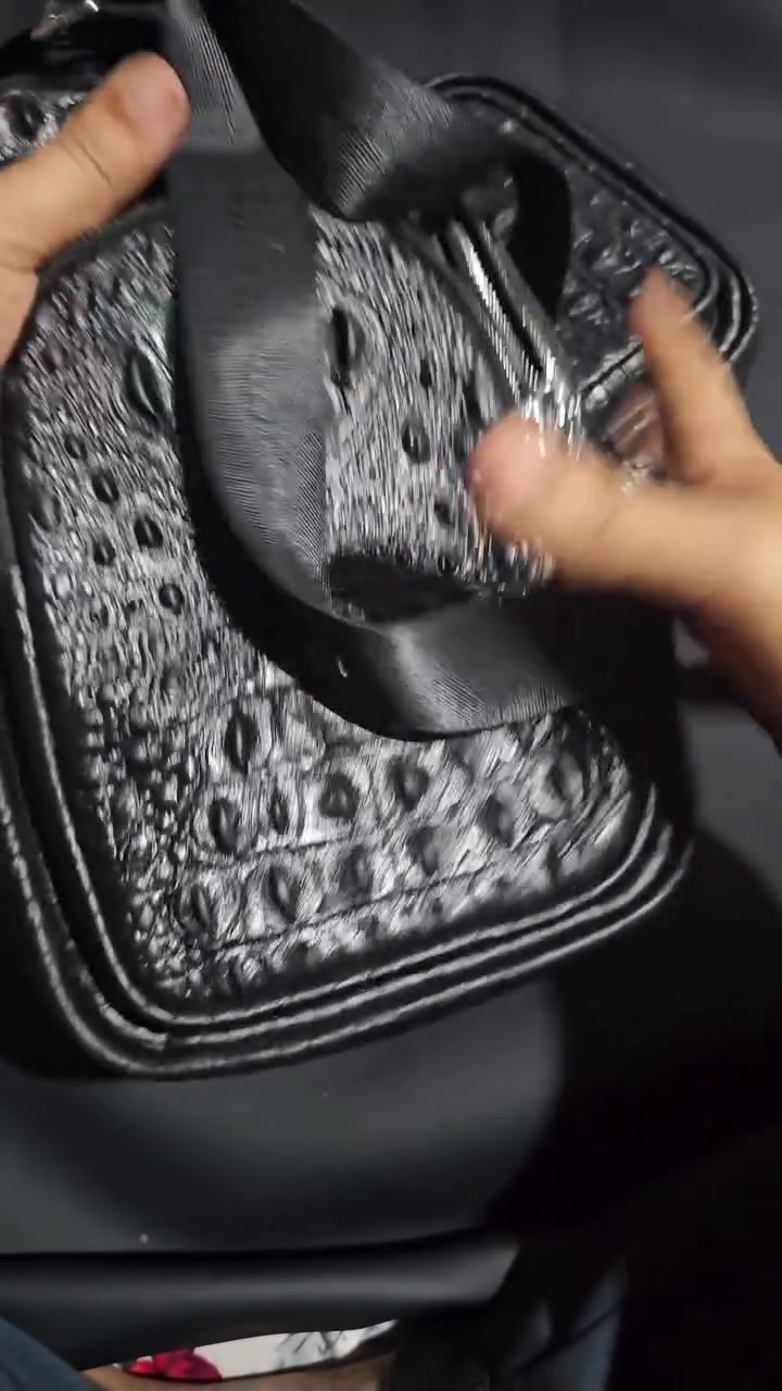 جنطة جلد طبيعي ١٠٠% قطعتين متوفر


**إذا كنت صاحب هذا الإعلان وتريد حذفه لأي سبب، رجاءا أرسل رسالة إلى الدعم الفني**