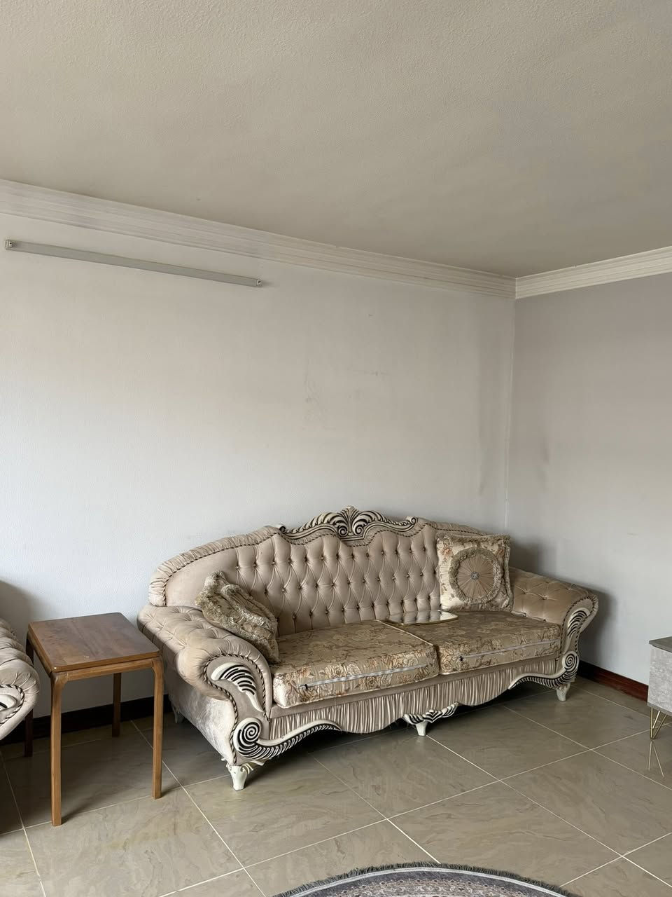 تخم ١٠ مقاعد قنفتين كبار وحده وسط وكراسي ٢
مابي اي عيب اريد ابيعه لان راح استفر 
السعر قفل ( 450 ) اخذته ٧٥٠


**إذا كنت صاحب هذا الإعلان وتريد حذفه لأي سبب، رجاءا أرسل رسالة إلى الدعم الفني**