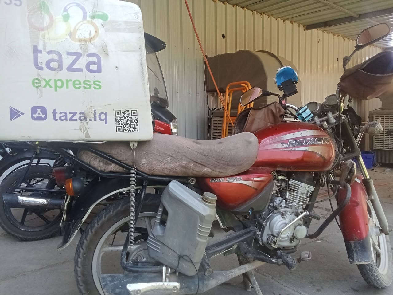 سلام عليكم دراجه بوكسر
2019 مرقمه باسمي 
مكينه مجفته جديد شركه
سلف جديد 
تاير خلفي جديد 
جاهزه 
السعر مليون و200 وبيها مجال 
مكاني بغداد الحسينيه 
***********4
للعلم الدراجه احلى من الصوره بس لان بلشغل وصورتها ممغسوله
