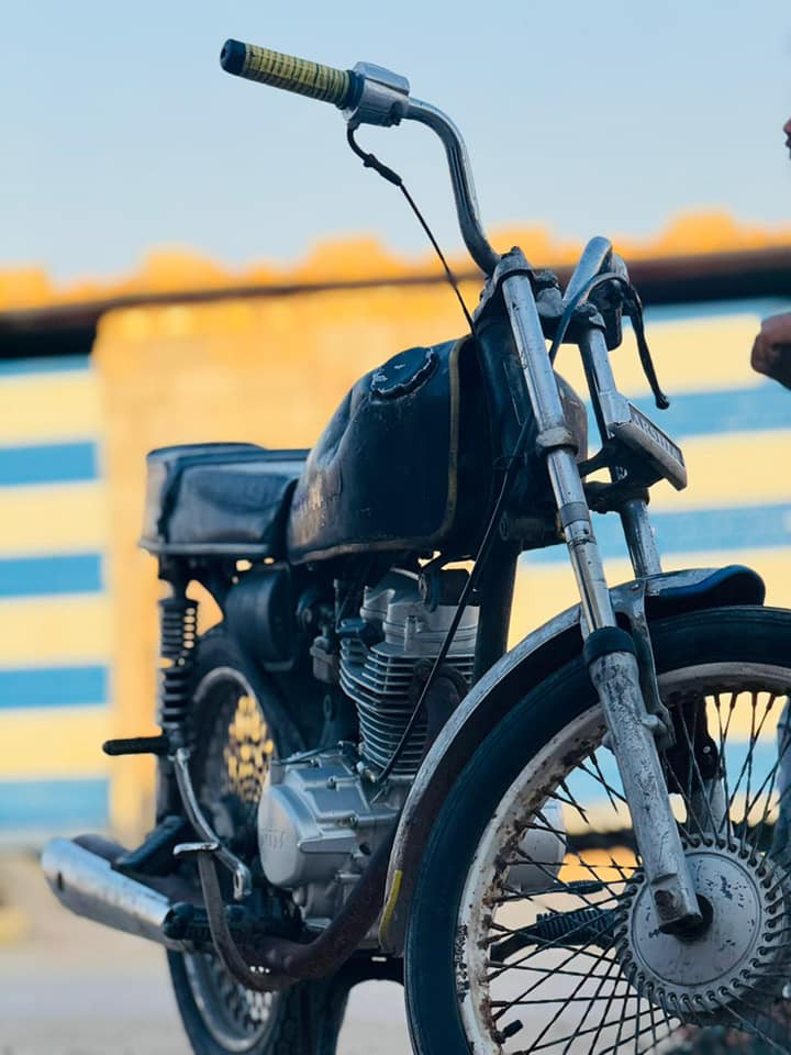 سلام عليكم نامه شاصي 2020 محرك امتياز 2025 أوراق كامله  مبدل بس ولفات دراجه عوزه بس تانكي وصفاحيات السعر500 وبيها مجال حك الجيه العنوان ناصريه سيد خيل ***********
