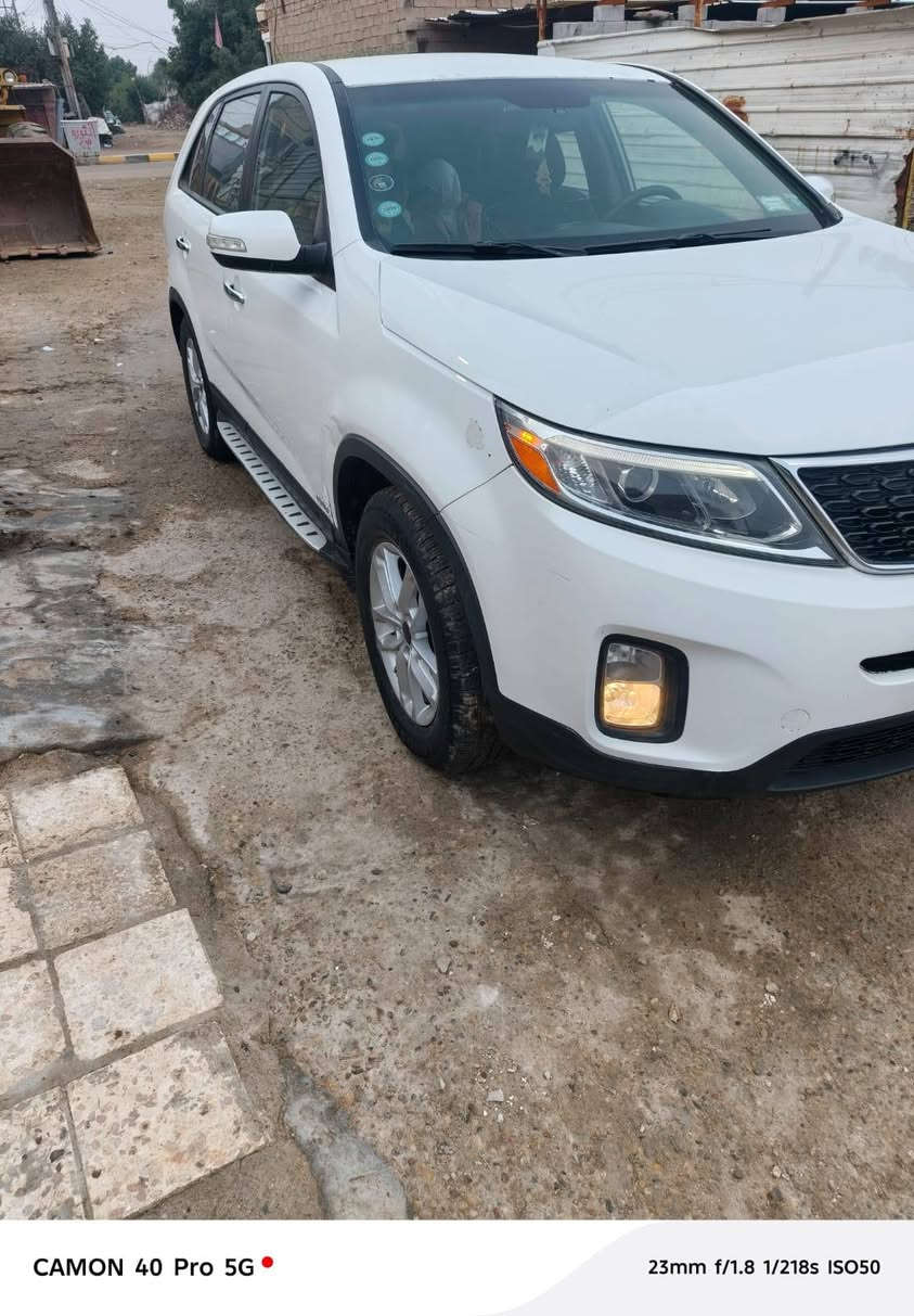 سورنتو 2015 امريكي بيه قطعتين سياره ماشيه 100الف تخم تاير وحداديه كامله فوول مواصفات تشغيل عن بعد رادارات اماميه خلفيه تدفئه تبريد بلكشنات سنويه جديده مشروع وطني *********** عمارة, ميسان
