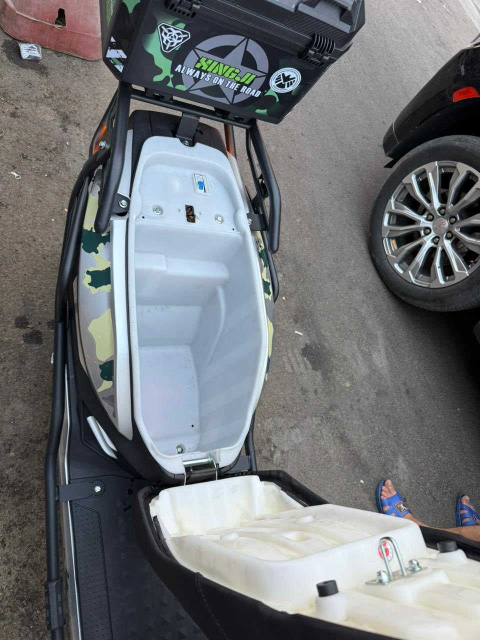 دراجه ٦بطاريه استعملتها ١ قليل ***********جديده كولش السعر مليون وبيها مجال بسيط مكاني الكاضميه 🙏
