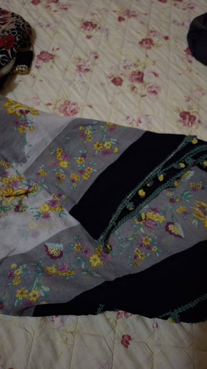 جنطه جتي بيها احجبه الريف التركي قطني بس وحده جرجيت عددهن ٥  والي تريد فديوهات الهن موجود ❤️💞💚💐💅🤎❤️🩵


**إذا كنت صاحب هذا الإعلان وتريد حذفه لأي سبب، رجاءا أرسل رسالة إلى الدعم الفني**