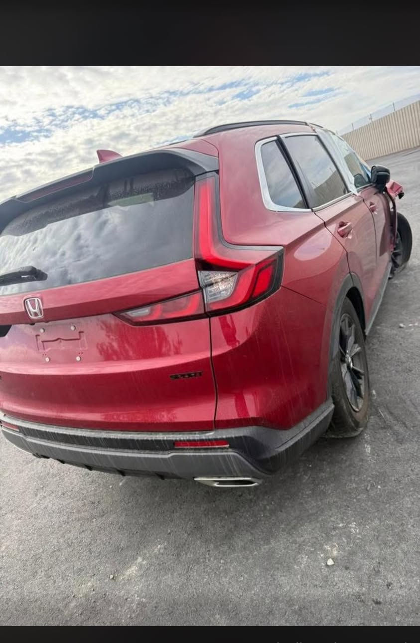 السلام عليكم شباب
هوندا CRV سبورت ماشيه ١٣ الف موجوده بالحره السعر ١٤٠ وبي مجال
***********
