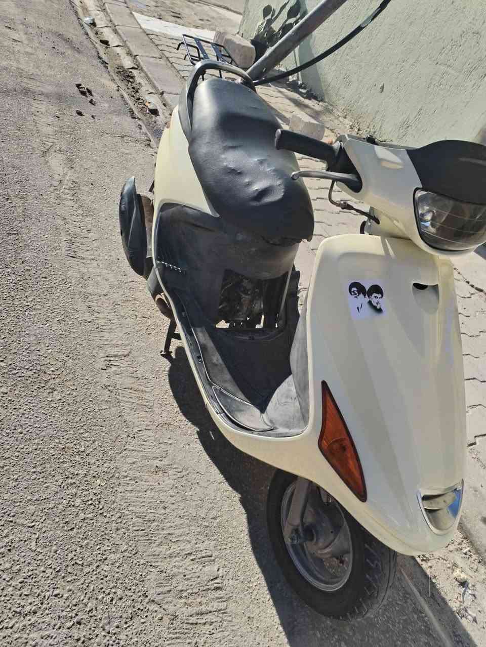 سلام عليكم دراجه فراشه مال حاويه مكينه مافتوحه شلعه ومعدل خير من الله نضافه ميه بل ميه كوله وضع بلاد كهربائيات كله شغاله تخم تاير جديد السعر 550وبيها مجال حك الجيه العنوان نجف الرقم ***********
