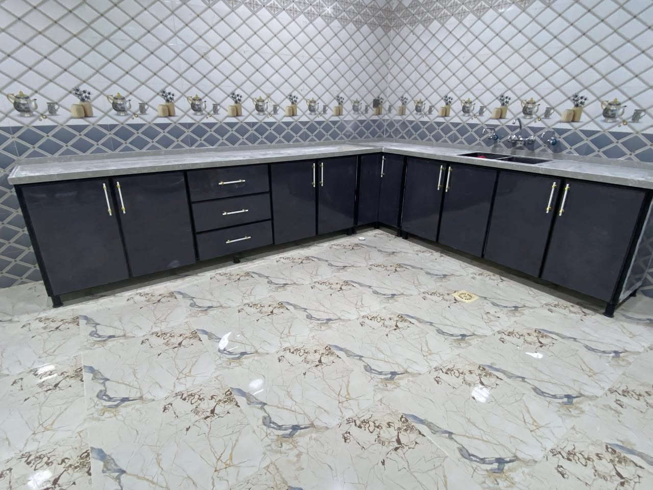 تم بحمدالله انجاز كاونتر كامل الامنيوم  مقطع سعودي سطح كوارتز رجل ثقيل نرماده هودرليك ستيل سكه مجر هودرليك اسعار المتر تبدأ من 250 إلى 450 حسب النوعيه والموديل  

موقعنا : الأنبار القائم الكرابله سوق العصري السابق 

استفسار :***********واتساب
