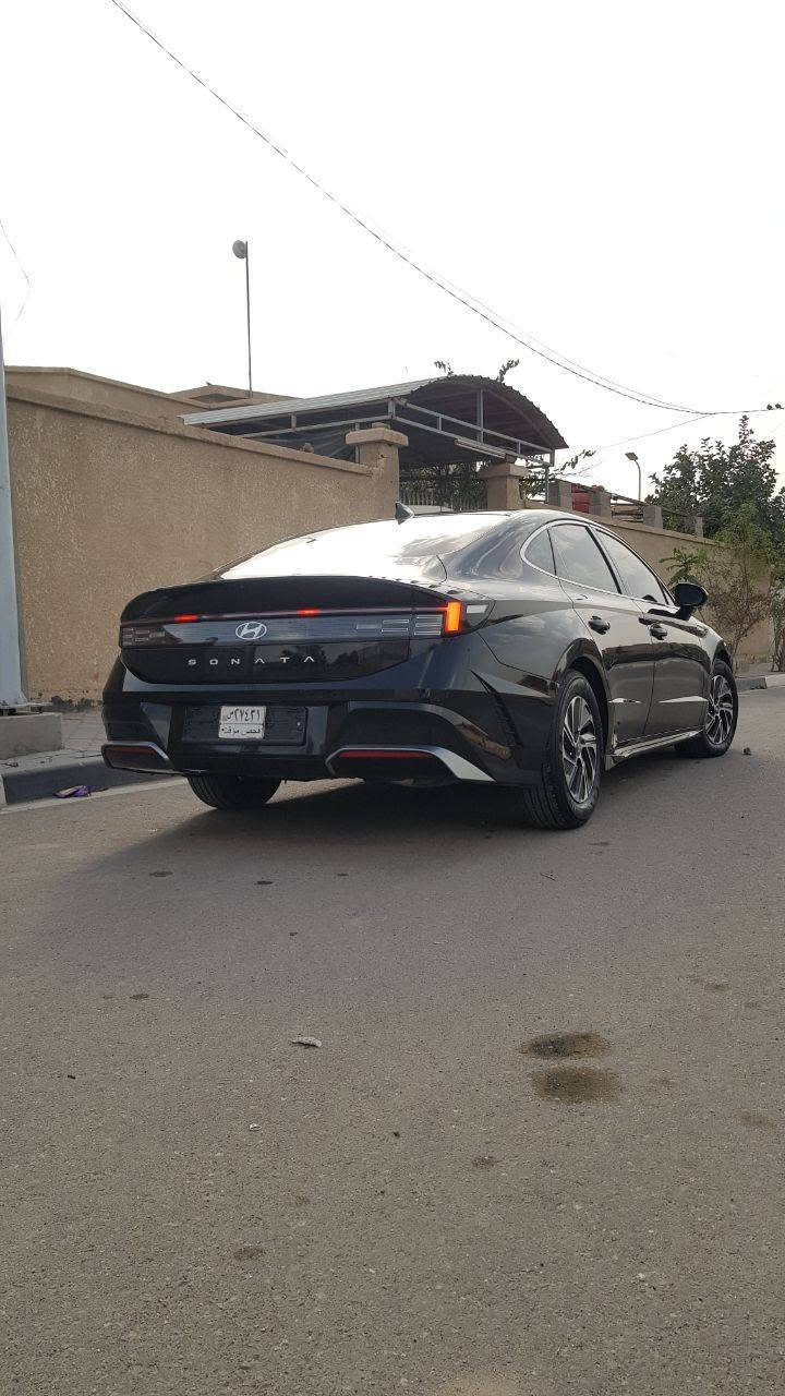 سوناتا 2024 هايبرد وارد كوري 
السياره كفاله عامه 
داخل جلد اسود ملكي 
تدفئة ستيرن 
كير تعليك 
تشغيل عن بعد 
الشاشه بنورميه متصله
ابل كار واندرويد اوتو 
رادار امامي وحاساسات 
امامي خلفي 
السيارة وارد كوري تختلف عن الوارد الامريكي 
والخليجي بالمواصفات والعزل،  السياره مرقمه وجاهزه 
مكان السياره البصره 
الزبير ***********
*********** الزبير, البصرة
