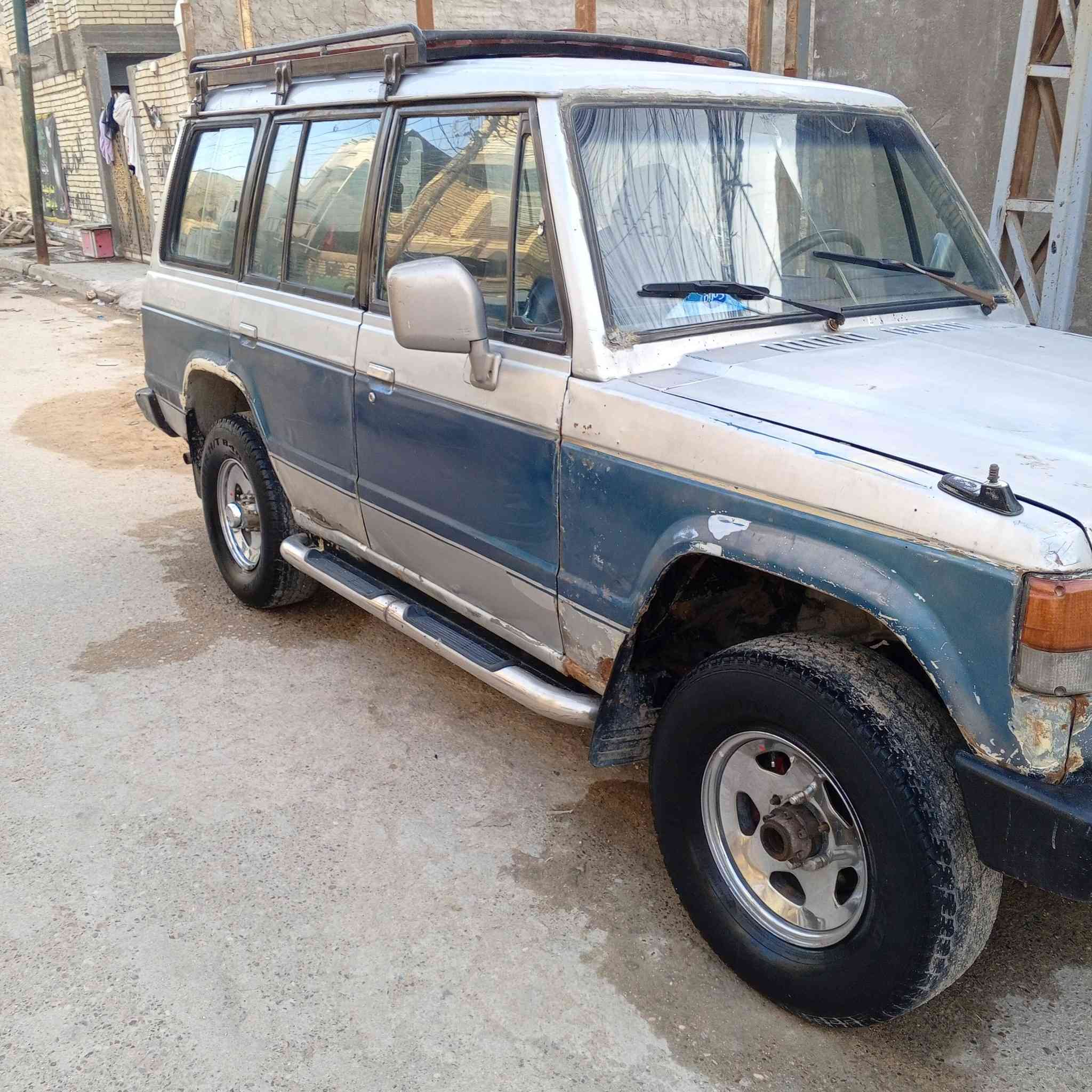 السلام عليكم باجيرو موديل 90  لوي كير ومكينه بطه ثنين ونص ديلكو مكفولات شرط التحويل السعر 37 بيها مجال قليل ***********
