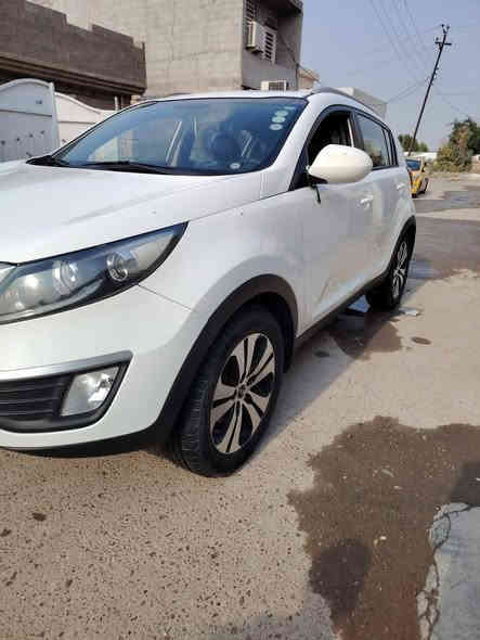 سلام عليكم
سبورتج موديل 2013 خليجي مكفوله من تبديل وصبغ بيه بس بارد بصيط السونار موجود  ويه الصور  موصفات السياره نص فول  راقم اربيل بسمي  السياره ماشيه 134 حالين محرك 2000 دوش  السياره جديده ما متعوبه  

تخم تايرات جديد تبريد ثلج (ادور مروس بسياره سبعه راكب  )
***********)***********
