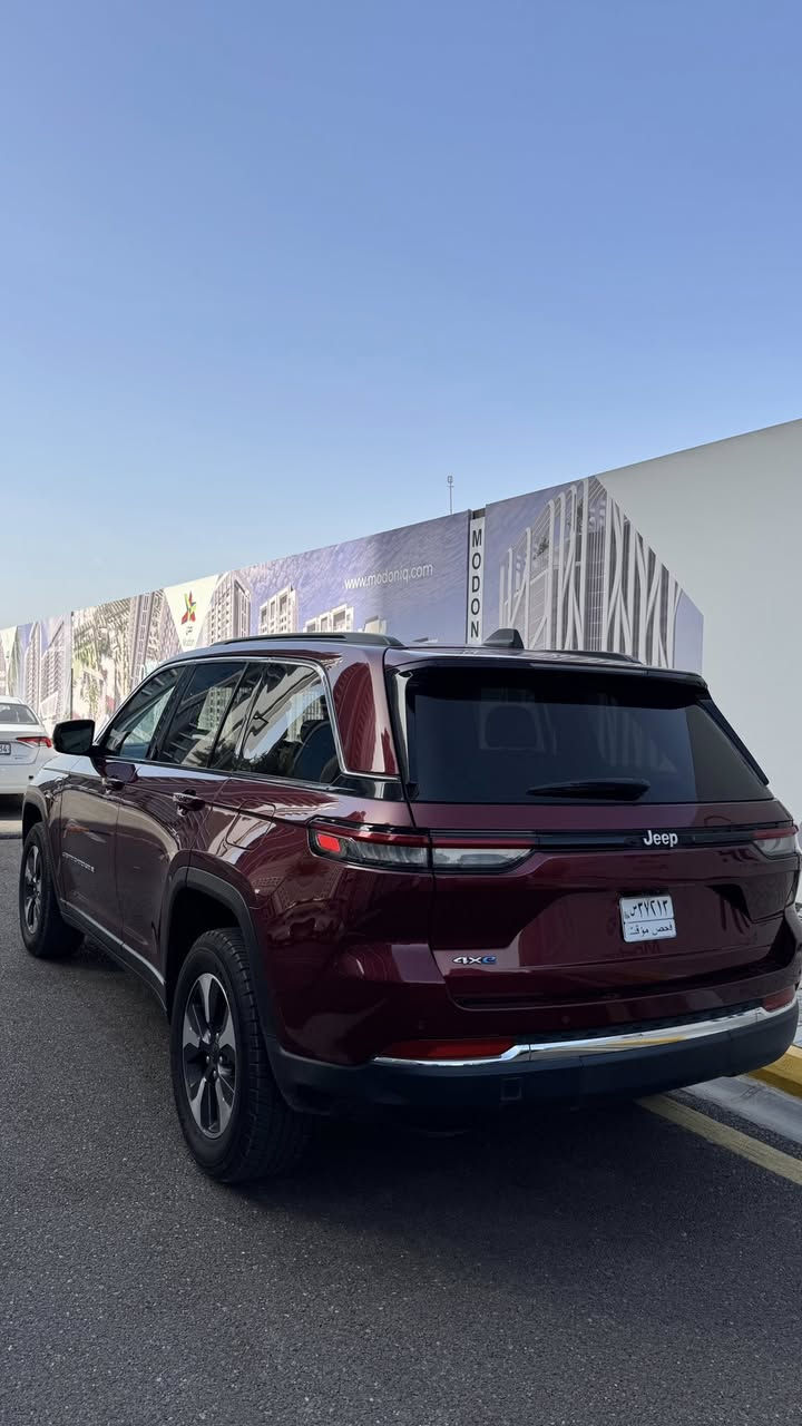 ياالله
السلام عليكم جيب كراند شيروكي 4XE 2024 وارد امريكي

Jeep Grand Cherokee 4Xe 2024 2.0L

         حجم المكينه : 2000  تيربو + هايبرد + بلك ان 

المسافة المقطوعة :40 الف ميل  

الضرر: فقط قطعه وحده  - خشم البنيد

          حالة الايرباك : سليم مطاك ولا ايرباك

#مواصفاتها
1.شاشه 
2.بصمه
3. تشغيل عن بعد
4.دمام خلفي
5.كشنات جلد
6.كشنات  ميموري
7.كشنات كهرباء
8.صندوك كهرباء
9.حساسات خلفيه
10. قطع تبريد 
11.اشاير بالمري
12.رادار امامي
13.رادارات 360
14.خمس وضعيات قياده
15. بنوراما فتحتين
16. كير ماوس
17. نظام منحدرات
18. هيترات بالكشنات 
19.ويل كب كروم
20.لايتات لد
21.بكلايت لد
22.كشافات
23.بصمة ابواب
جكات هايدورليك
 السيارة بدون  شواصي
بدون دواخل 
(بدوون ايرباك ) 
رقم الشاصي:1C4RJYB65R8516521
فول مواصفات 1/1 جاهزه مرقم بغداد تحويل ثاني يوم
#السعر : الطلب في التعليقات سيأتي إليك مباشرة 
للتواصل: ***********
