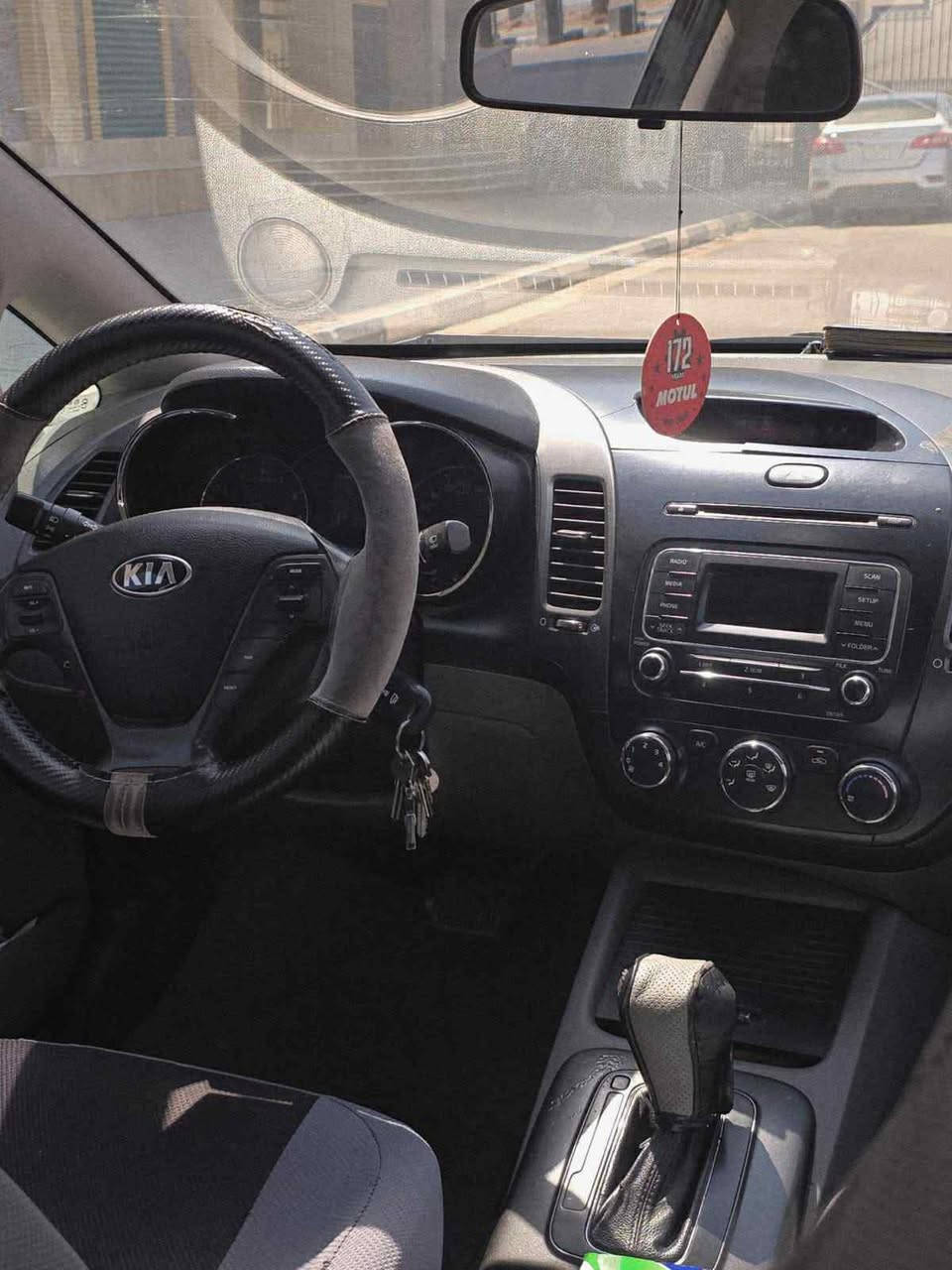 السلام عليكم
سيراتو 2014 وارد خليجي  محرك 1600
بيهه نص باب السايق صبغ وبارد بالباب الخلفي والباقي مكفول 
السياره حلوه احلى من الصور 
مكانهه النجف الأشرف 
مراوس بي واي دي 
***********
