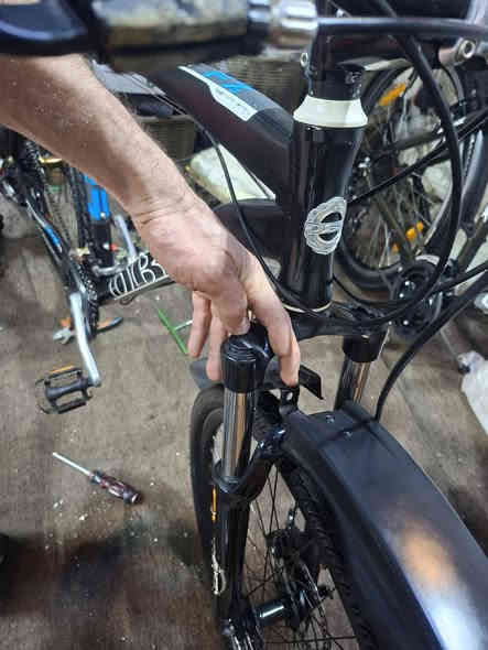 دراجه حجم 26
براند DBS  استراد من Norway 🇳🇴 
7في3گير 
سيستم كامل شيمانو acera 
نظافات 95بل 💯 
نظام بي ديسكات 
دبل قفل فتح 
لون حلو 
كامل المنيوم 
قياس فريم xl کبير 
عنواني اربيل سوق باسكيلات مقابل گراج سلام 
متوفر توصيل كافه لكل محافظات عيراق 
وتساب موجود *********** ☎️
بنسبة سعر 👇👇👇👇👇👇👇مهيمه 
                         185 الف فقط 
دراجه زيرووووو  ماشاءالله
