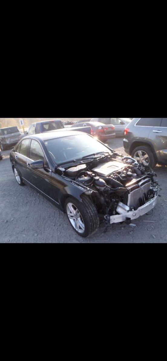 السلام عليكم للبيع
وايد بدي تعديل كامل الامارات ويا صبغ هاي سيارة نسخه وحيدة بل عراق 

مارسيدس  amg بدي 204

موديل 2012

محرك v6 عقل فوك المرغوب

فول موصفات 

صبغ  فى دبي على الشغل تعديل ابيع عام

كير مكينه كفالة 

مواصفات السيارة 

تعتيم تلقائي للمرآة الداخلية 

نظام تبريد +قطتعين منفصل تبريد ثلج 

أنارة قراءة أمامية 

حساس اضاءة

فتحه 

موس تحكم وسطي

لايتات زينون وعدسات 

كشنات جلد كهرباء  

ستيرن  بور

تحكمات ستيرن 

داخل اسود سقف شامو

شاشه 

 

لايت زينون وعدسات 

حساسات مطر

وبيها بعد هواي مواصفات ماذكرتهن

رقم شمالي تحويل وكاله بشرط 

مكانه بغداد السيديه 
رقمي ‭٠٧٨٣ ٨٧٧ ١٢٢١‬ 
السعر ١٣٥ مجال كلش بسيط
