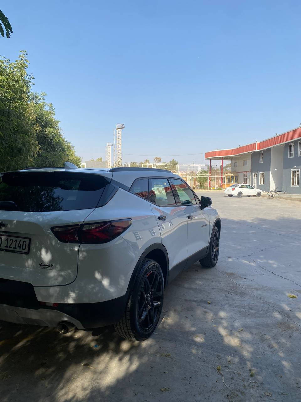 السلام عليكم بلايزر موديل ٢٢ فيها جاملق وبنيد بدون دواخل بيع أو مراوس ب أقل سيارة جاهزة على آخر حباية السعر ١٩٠ وبيها مجال ***********
