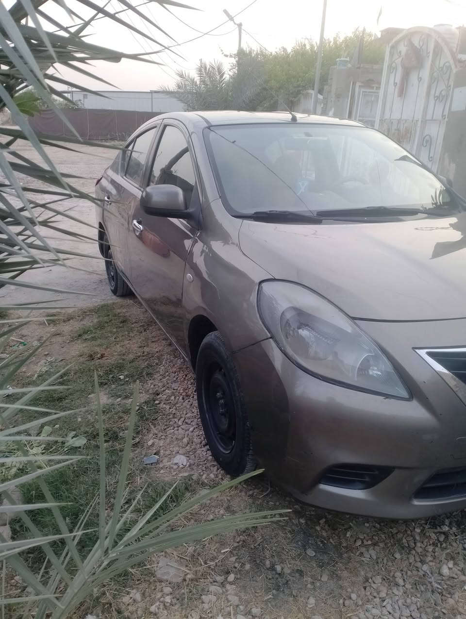 سني هندي 2014 جاهزه بيه قطعين صبغ وبيه الباب الخلفي بارد مكان حله بسم ولد صاحبي السعر78 جاهزه كير مكينه تبريد تخم تاير *********** بيع فقط
