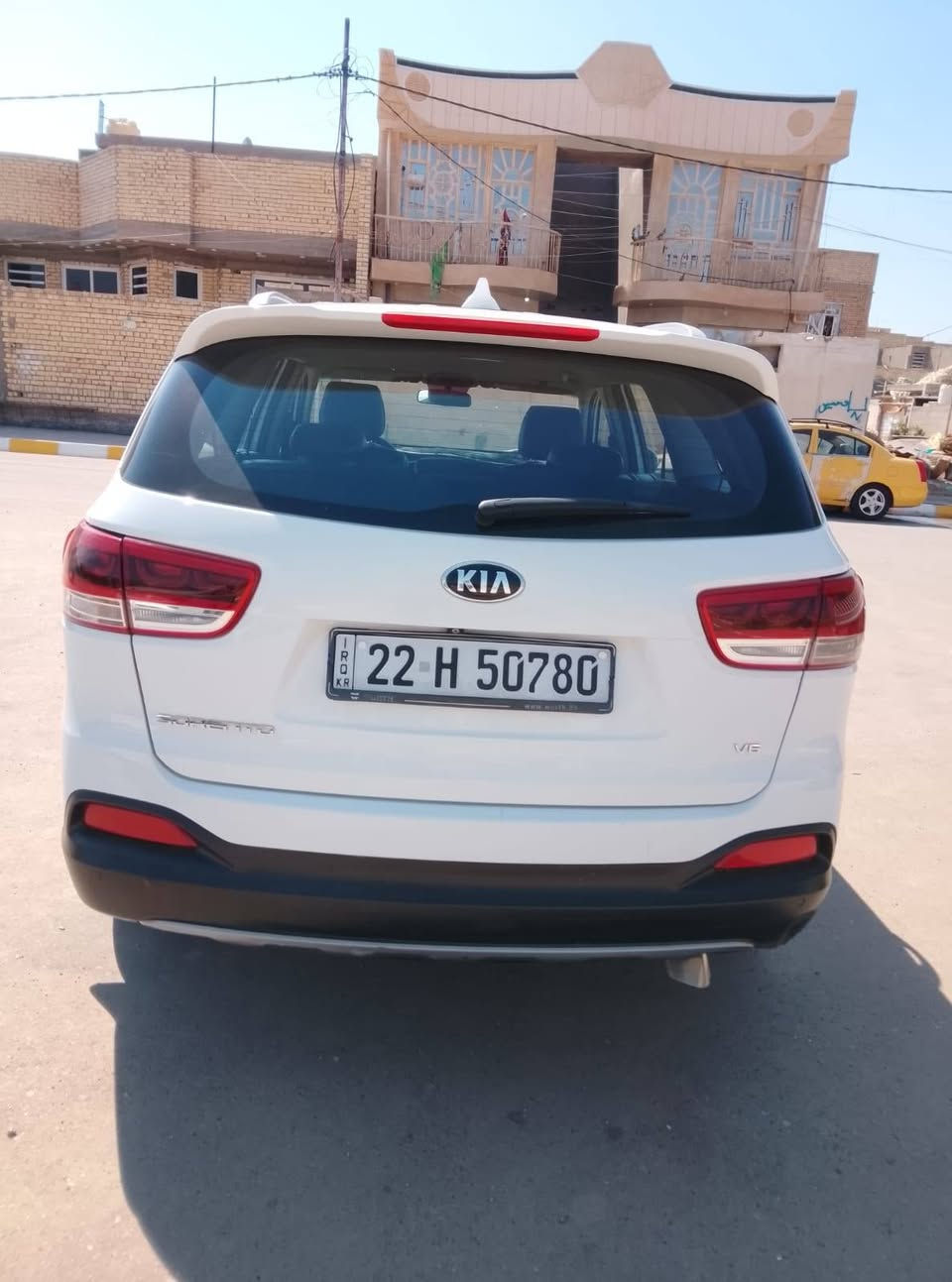 سلام عليكم للبيع سورنتو (2015) شكل 16خليجيه (6سلندر) شماليه اربيل تحويل او وكاله سياره بيه بنيد مبدل وبارد بجاملغ الأمامي وكارت تكحيل سونار بالمنشور سعر( 175) $وبيه مجال الستفسار ***********
