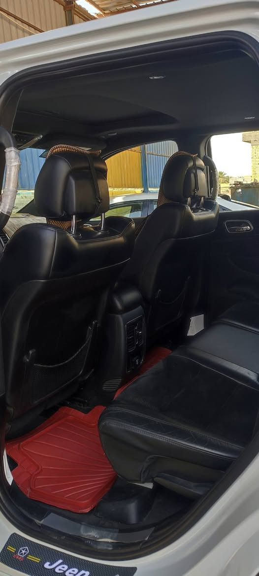 جيب كراند شيروكي" ابيض ثلجي" حاجب ابيض" فئة بلاك توب" 2018  وارد" فول" ماشية 59 ميل" رقم بغداد دولي" محرك 3600 ستة سلندر"..تبديل بنيد وتكحيل خشم الجاملغات من دون دواخل ولا حداديه" تصليح أمريكا..!! ***********..بيع مراوس حسب القناعة..
