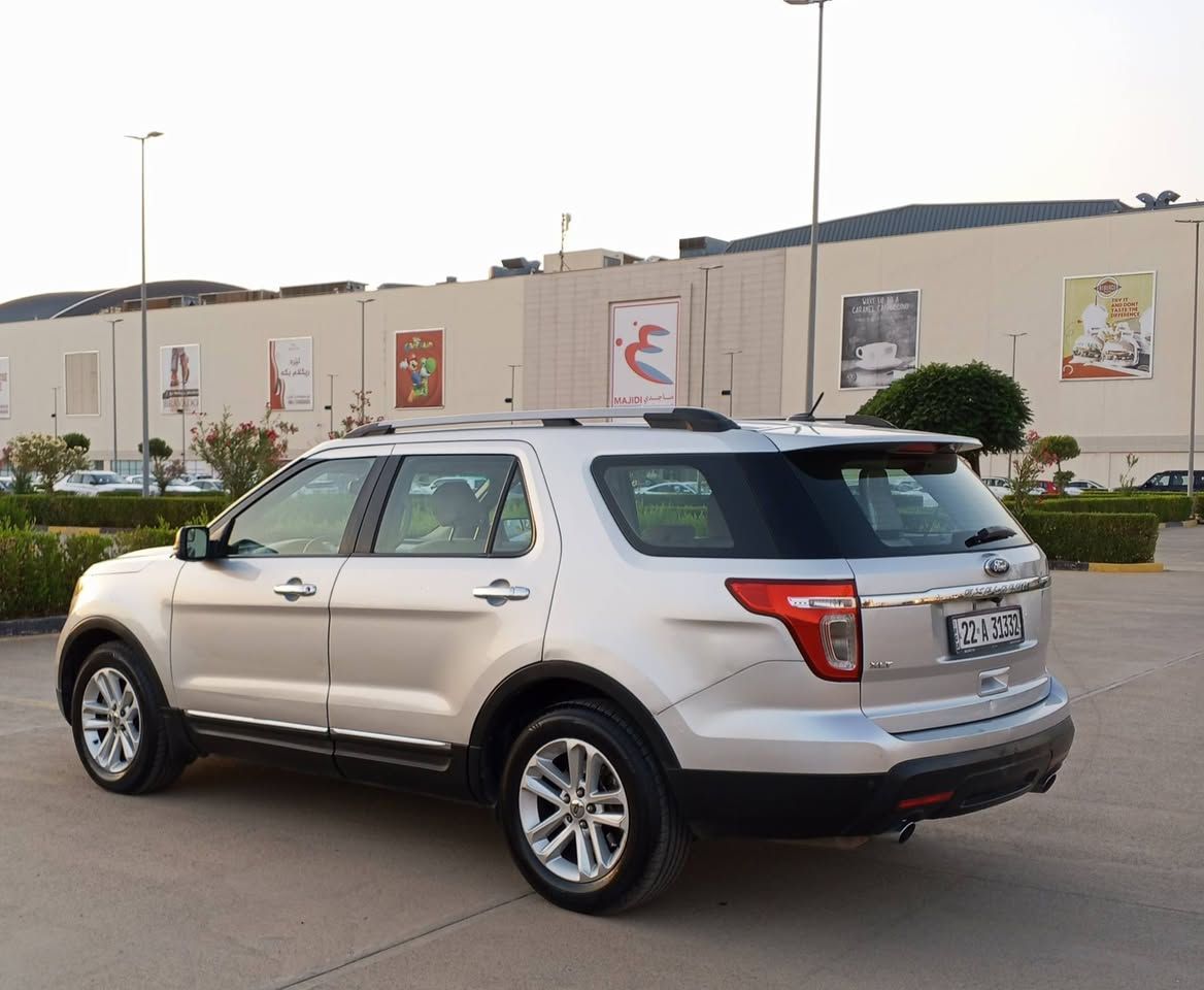 ‎Ford explorer 2011 niva
‎فورد ئیکسبلور 2011 شریکة نيڤا
‎محرک 6 سلندر  3.5 تاک اکسل 2  ویل
‎كشنات كهرباء 3 مقعد تبريد مركزى
‎داخل بیجی 7 راکب
‎ شغال و کامیرا و حاسه شاشە کبیر 
‎سقف بانوراما
‎باب صندوق كهرباى
‎بيدون صبغ بيها شويه بارد سنور موجود بالصور
‎ماشیە 120 الف 
‎رقم اربيل
‎رقم و سنويه جديد باسمی
‎مكان سليمانيه
‎سعر 129$
‎رقم موبايل ***********
