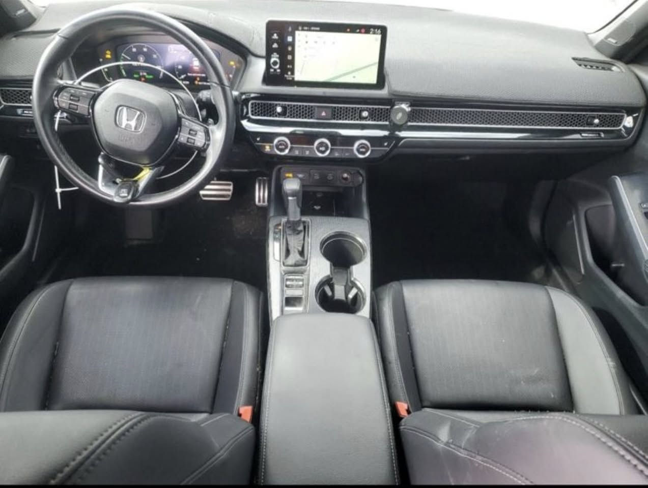 السلام عليكم
هوندا سيفيك موديل 2025 
فول مواصفات هايبرد 
بدون حادث مع وجود كامل أغراضها معها مبين بالصور 
مده الصول بعد عشرة أيام وتدخل دبي 
تدخل أربيل أو بصرة 
ترهم تدخل كتاب أو حرة 
لتواصل عن طريق الواتساب 
***********
