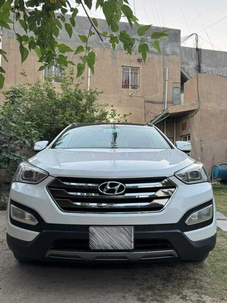 موديل ٢٠١٣ خليجي كويتي ٦ سلندر فول رقم بغداد باسمي بيها نص دعامية أماميه صبغ وتكيل باب الصدر المكينه فقط مبدل كازكيت لارواجز ولا تنقيص عليها أدامة كامله من الصدر ومنظومة البانزين ممشى السيارة ١٤٧ الف *********** ديالى الخالص
