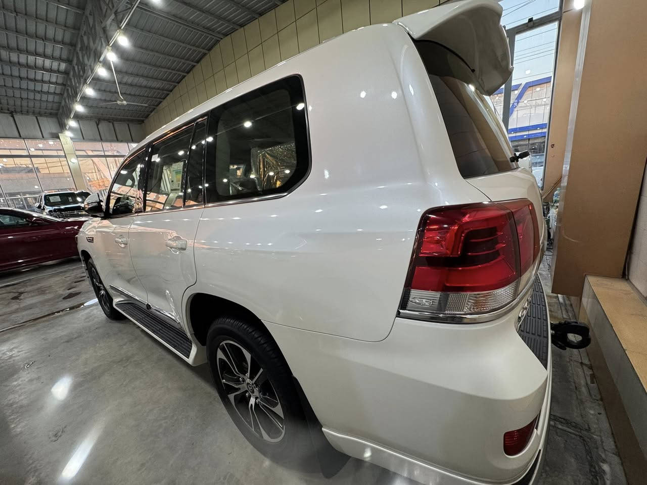 🔷معرض الملك لتجارة السيارات الحديثة🔷

                   🔥دخول لاندكروز موديل 2021 🔥

                      🔥كراند تورنك V8 4700🔥

                     🔥عداد المشي 6 الف  زيرو يعني 🔥

الموصفات
🔹دخول ذكي 
🔹بصمة تشغيل 
🔹تشغيل عن بعد 
🔹مكينه V8 4700
🔹داخل جلد 
🔹لايت زنون 
🔹حساس امامي 
🔹حساس خلفي 
🔹كامره خلفيه 
🔹صندوق كهرباء 
🔹سلايت روف 
🔹كراند تورنك
🔹راكب ٧ 
🔹كراسي كهرباء اصل 
🔹مثبت سرعه 
🔹بك لايت ليد 
🔹ويل كب حجم ٢٠ 
🔹حساس تاير 
🔹زراك لايت 
🔹تحكمات سترين جهتين 
🔹دبل كروس سرعه 
🔹دبل موس 
🔹بروجكتر زنو
🔹مري كهرباء 
🔹اشاير بل مري 
🔹 ارقام بغداد
🔹باقي الموصفات المعرفه

       🔥يوجد بيع وشراء ومراوس بمجيمع انواع السيارات🔥

للستفسار اكثر زياره الموقع بغداد النهضه فرع الثالث فرع المصرف 
او الاتصال عله الارقام 
***********
***********
