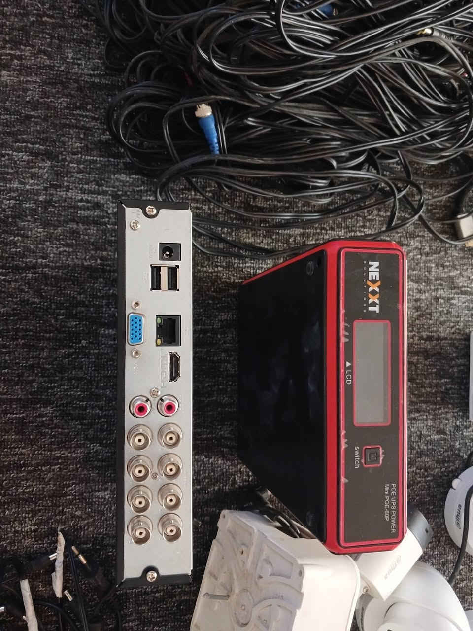 كامرات مراقبة دهوا صورة وصوت اصلية ديفي ار ٨ مدخل وهاد ٥٠٠ مع يوبي اس ١٢ ساعة جدد مستخدمات شهر  السعر ٢٠٠
***********
