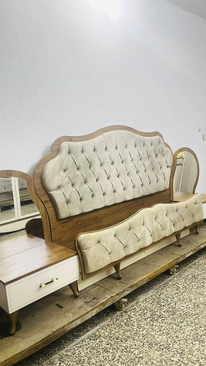 850 الف نضافه فوول كانتري 10 قطع رجلين خشب زان برغي وجوي حديد المكان بغداد مدينه الصدر يوجد توصيل اي استفسسار واتساب ***********
