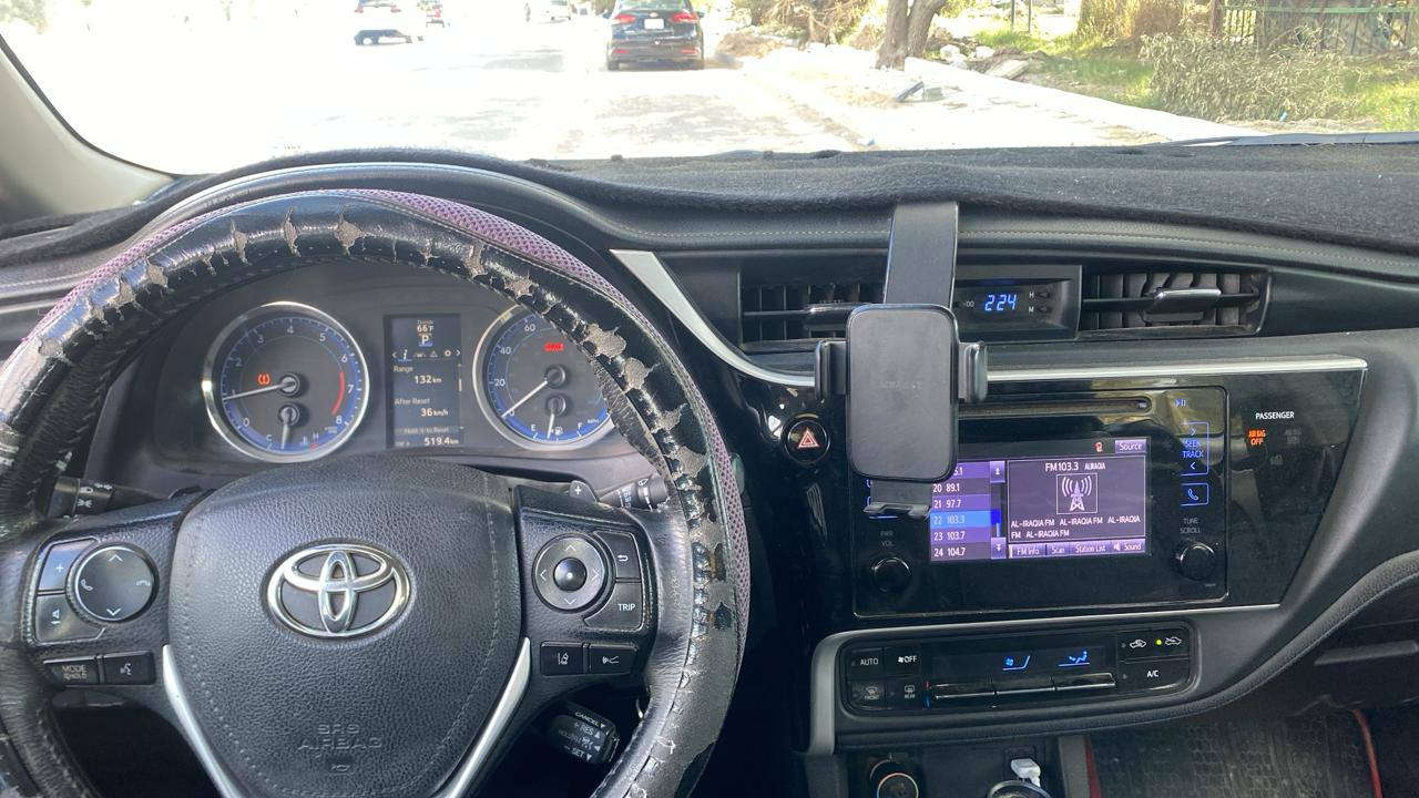 السلام عليكم
كورله موديل ٢٠١٧SE
الموصفات معروفة 
تحكم استيرن 
اشاير بالمري 
رادار 
كامرة 
شفتات تحكم استيرن 
بيها قطعتين وحده صبغ بالعراق 
وحادث أمريكي قطعة مبدل 
  موضح بالسونار 
السعر ١٢٠ورقة وبيها مجال 
*********** رقم التلفون 
مكان السيارة بغداد الكرخ شارع حيفا بغداد, العراق
