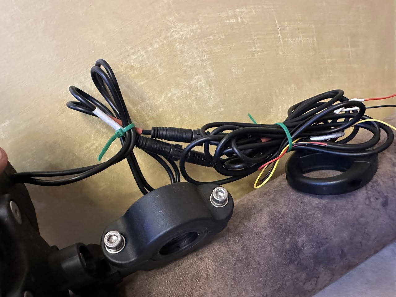 شاشة دراجة كاربلي نظافة 99‎%‎
السعر 35 الف

توصيل موجود


**إذا كنت صاحب هذا الإعلان وتريد حذفه لأي سبب، رجاءا أرسل رسالة إلى الدعم الفني**