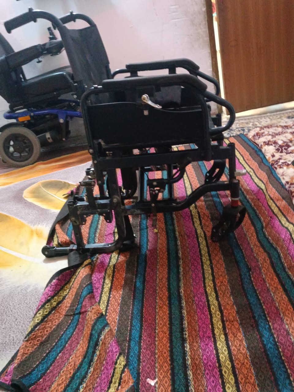 شاصي عربانه صيني كلش نضيف عرض المقعد 52 موجود توصيل جميع المحافظات الاتصال ***********
