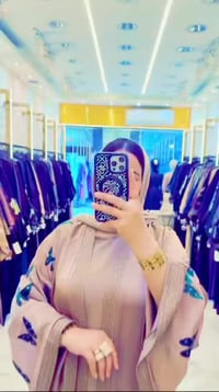 ✨ عباية فري سايز موديل أنيق وفخم ✨ 🔹 التفاصيل: • قماش ناعم ومريح • تصم...