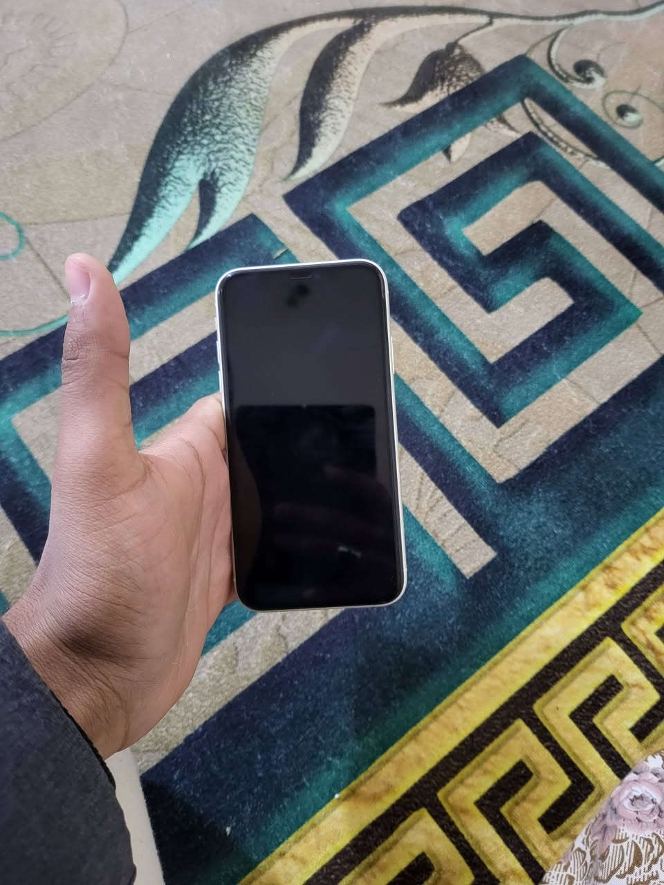 السلام عليكم
ايفون ١١ عادي بلادي وتر
ذاكره ٦٤ بطاريه ٧٥ ما يصرف شحن
سعره ٢٥٠ وبي مجال للشراي
*********** 
اتصال و واتس مكاني فلوجه
