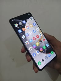 تكنو كامون 30 • ٢٥٦/٨+٨ • كسر بالظهر