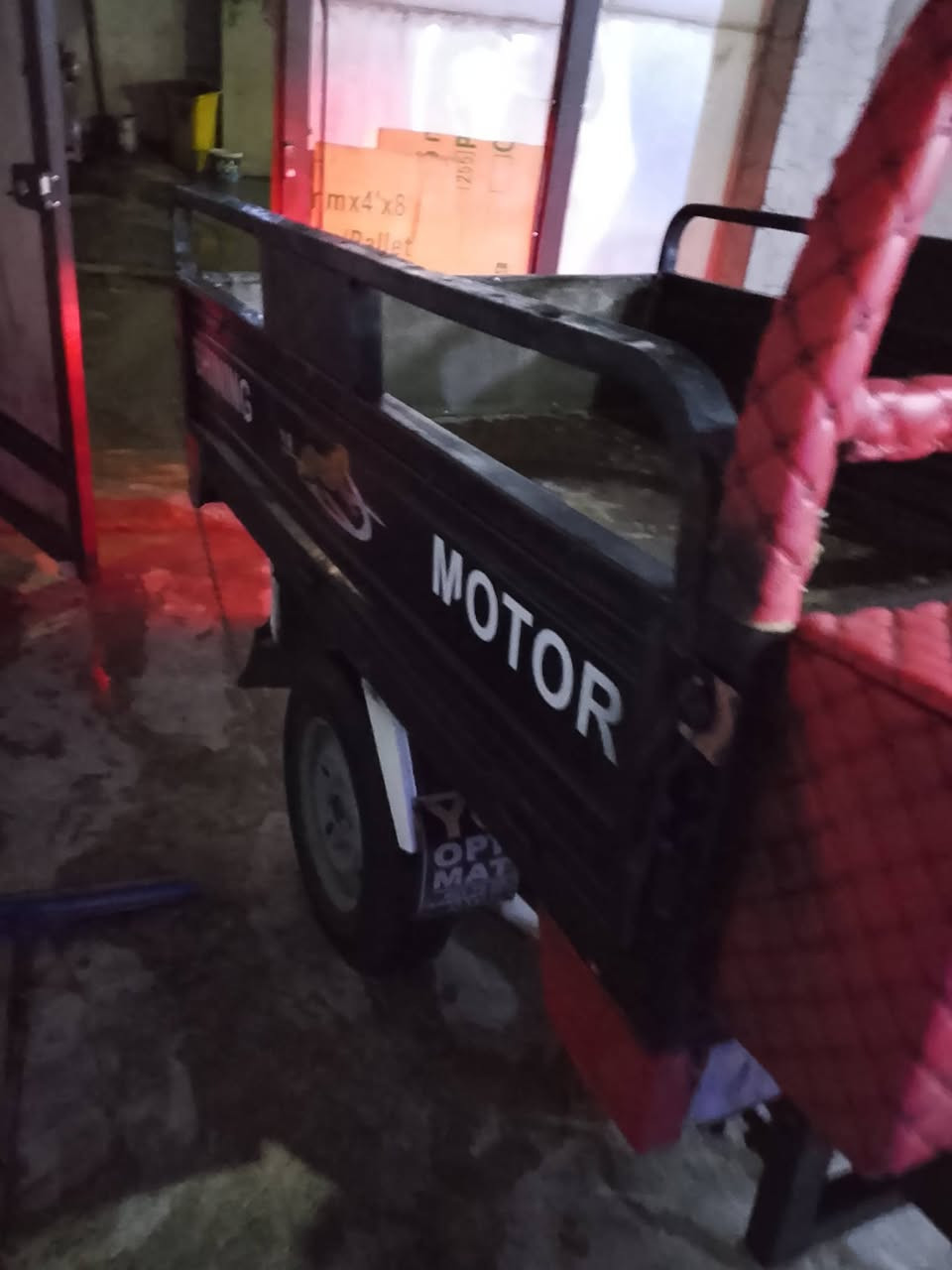 سلام عليكم شباب عندي هاي الستوتة موديل2020 كلى بشرط محرك جديد گشر بدون صبغ ماطور كلى عل البلادي  كركوك السعرمليون وربع وبي مجال ستوته مال بيت  غير متواجد عل فيس هاذه رقمي ***********
