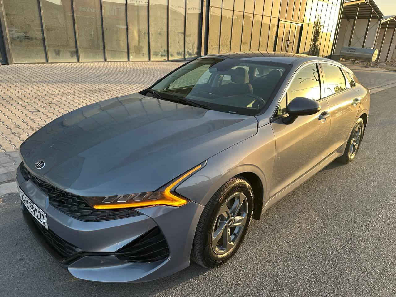 سلام عليكم
للبيع k5  موديل 21 مواصفات عاديه شاشه
حساسات رادار امامي 
رقم جديد بسمي
ضرر جاملغ بنيد صبغ
ماشيه 40 الف مايل 
بدون دواخل  ايربك استير 
سعره 150 بيه مجال  عنوان بغداد
***********
