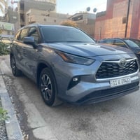 هايلندر هايبرد موديل 2023 xle ماشية 51 الف كيلو  صبغ بنيد تصليح خفيف ب...