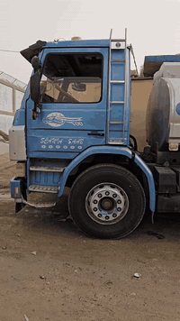 السلام عليكم ورحمة الله وبركاته 
سكانيا دنكر ماء فطيمه موديل ٩١ 
بم ونوزل مكينه وكير ٥×٥ وشاصي مكفولات رقم بصره إنجليزي، ،،
السعر  ١٧٥ ورقه وبيها مجال...
***********  واتساب
